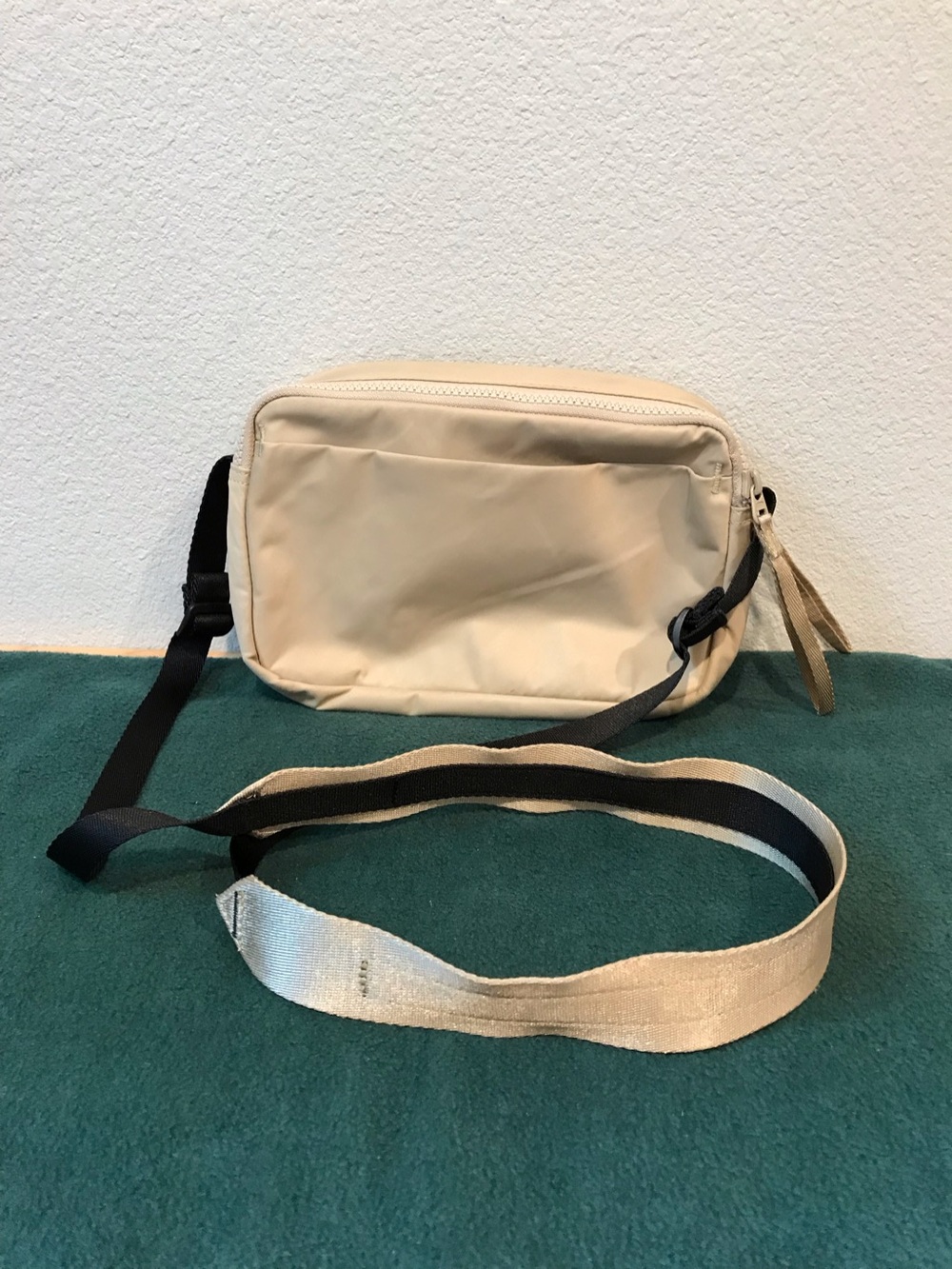 Everlane Beige Nylon Crossbody